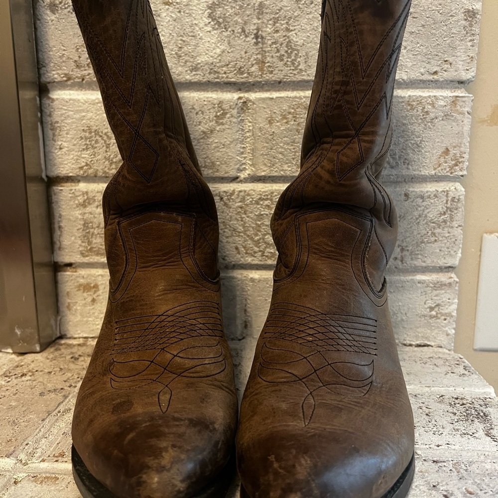 Frye women’s brown leather western boots